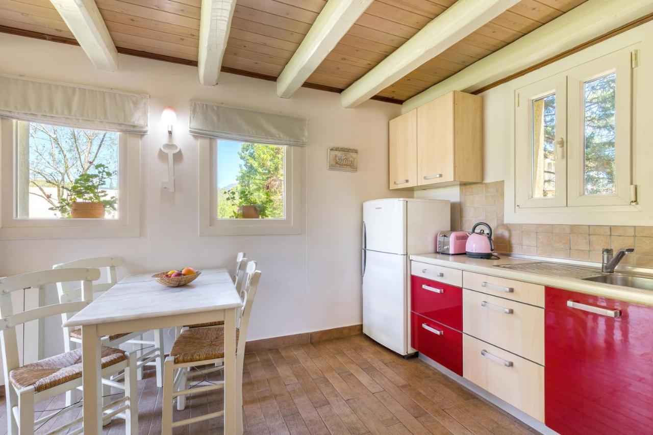 Petrinos Cottage Dafnila Ngoại thất bức ảnh